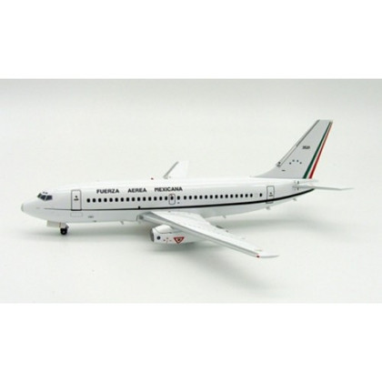 Inflight200 Mexico Air Force Boeing 737-200 3520 with stand Scale 1/200 IF732MAF001