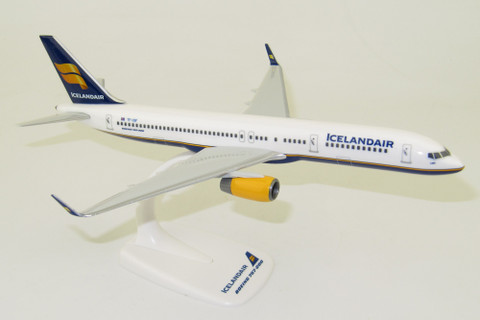 PPC Iceland Air B757-200 Scale 1/200 PP-ICELAND-B757