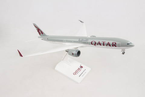 Skymarks Qatar Boeing 777-9 with gear and flexi wingtips Scale 1/200 SKR1014