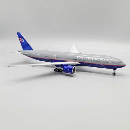 JC Wings United Airlines "Battleship" First Commercial Flight of 777 Boeing 777-200 N777UA Scale 1/200 XX20155