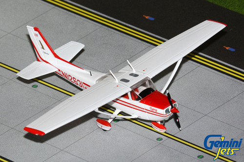 Gemini Jets 1:72 Cessna 172S Skyhawk II N12631 Gypsy Sportys Edition (Model Aircraft)