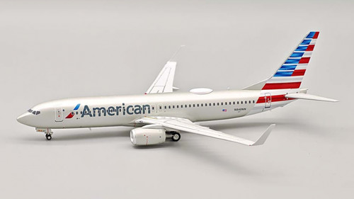 InFlight200 1:200 American Airlines Boeing 737-823 N840NN diecast model with stand IF738AA1125