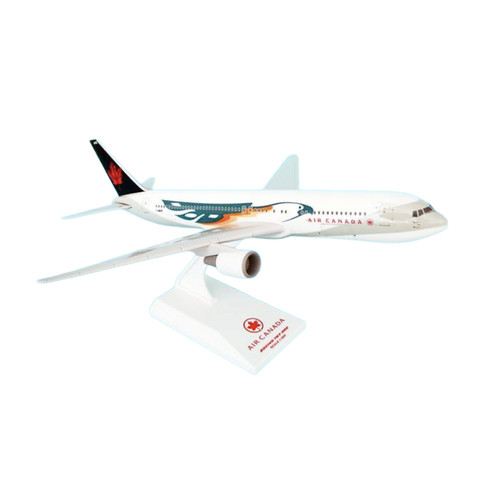 Sky Marks 1/200 Boeing 767-300 Air Canada Freespirit snap-fit model aircraft