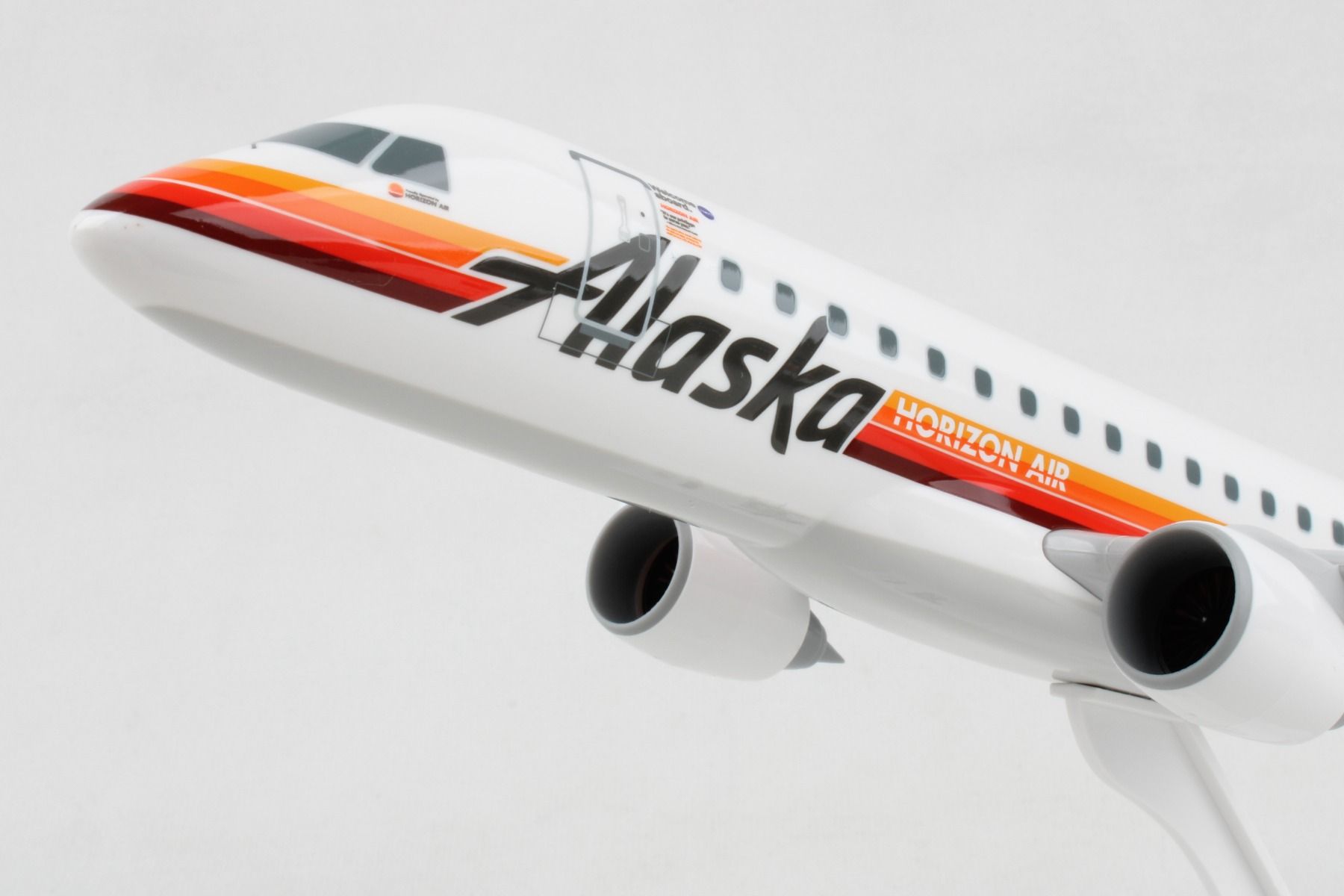 Skymarks Alaska Retro Livery E175 Horizon Scale 1/100 SKR1118