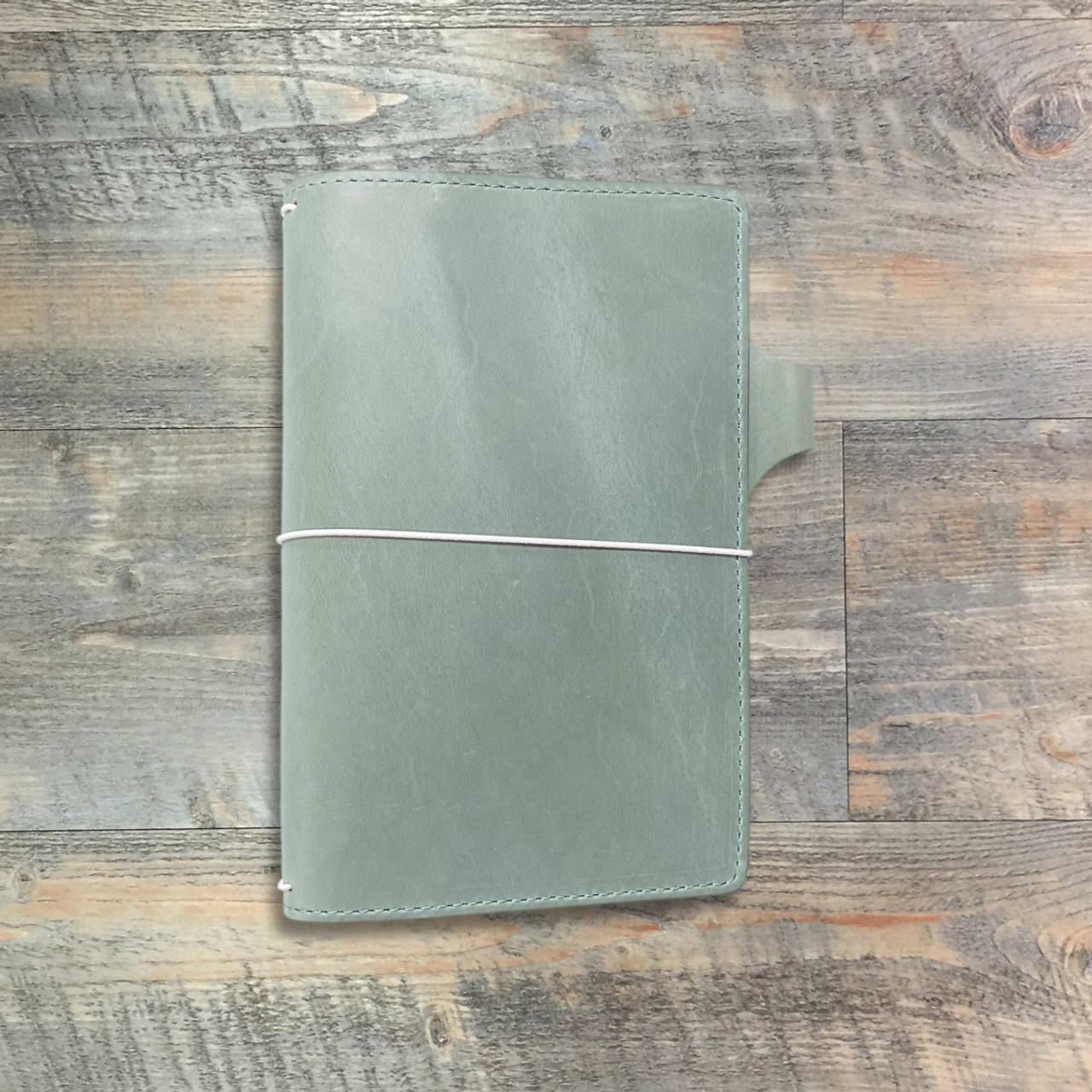 Chic Sparrow Leather Travelers Notebook (Dori) - Snark Color - Cascade Style from the Carroll Collection
