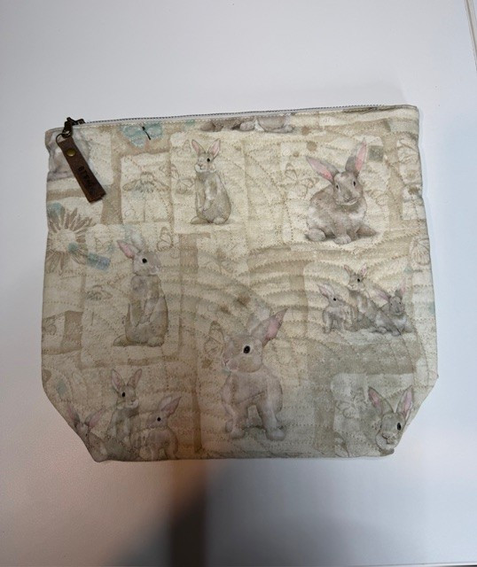 Quilted Bag - Bunnies - Large 11.5 x 11.5