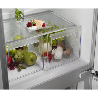 AEG NSC7N18ZES 54.6cm 70/30 Built In Frost Free Fridge