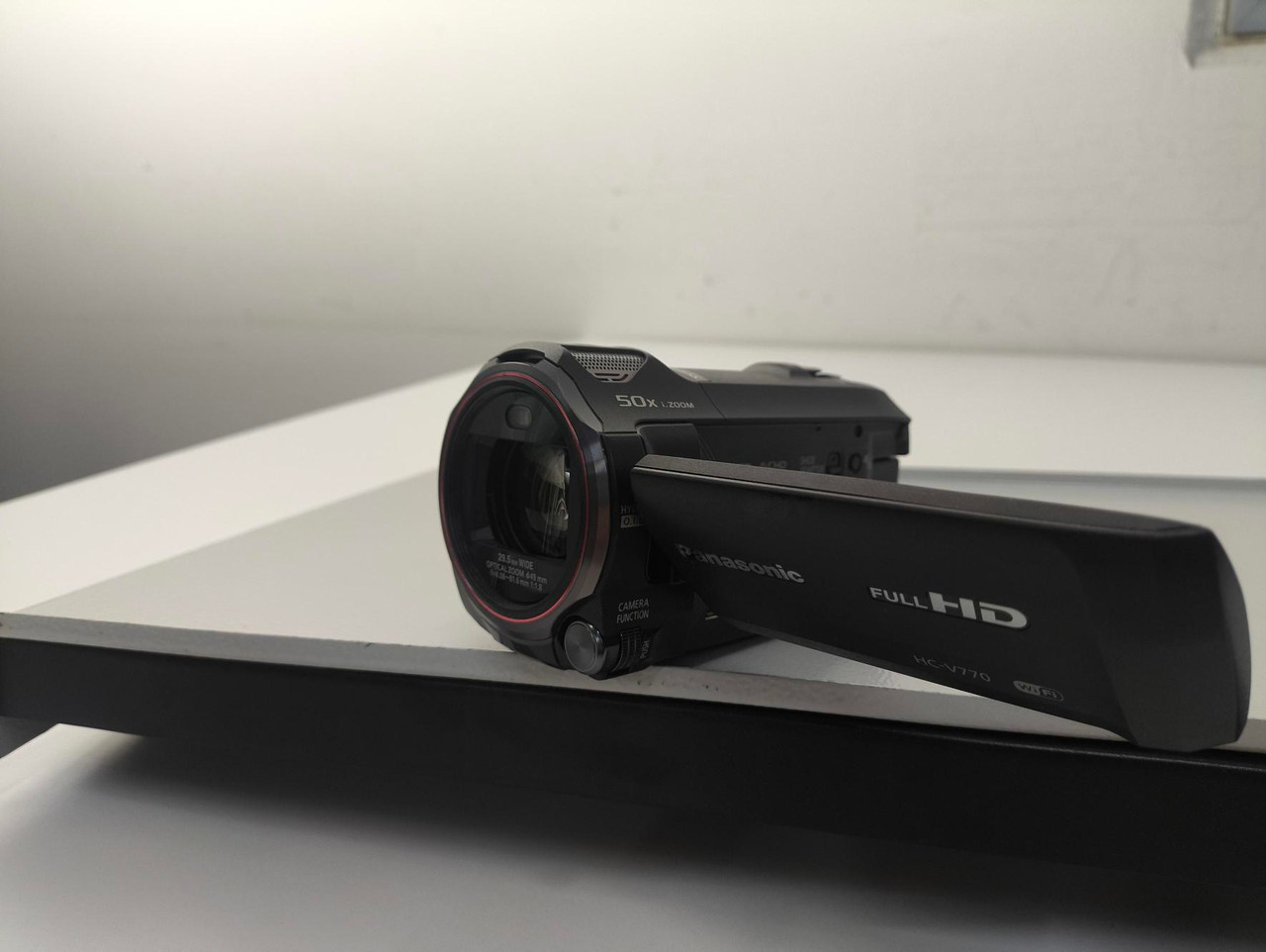 Câmera de Vídeo Panasonic HC‑V770 | Full HD | Zoom Óptico 20x