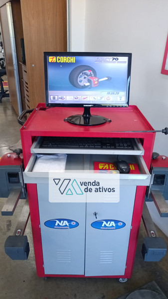 Máquina Computadorizada de Alinhamento de Veículos Corghi Exact 70