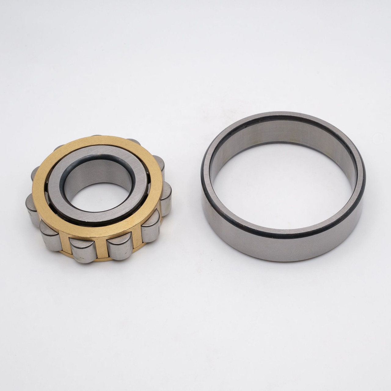 NU2211EM Cylindrical Roller Bearing Brass Cage 55x100x25 Separated View