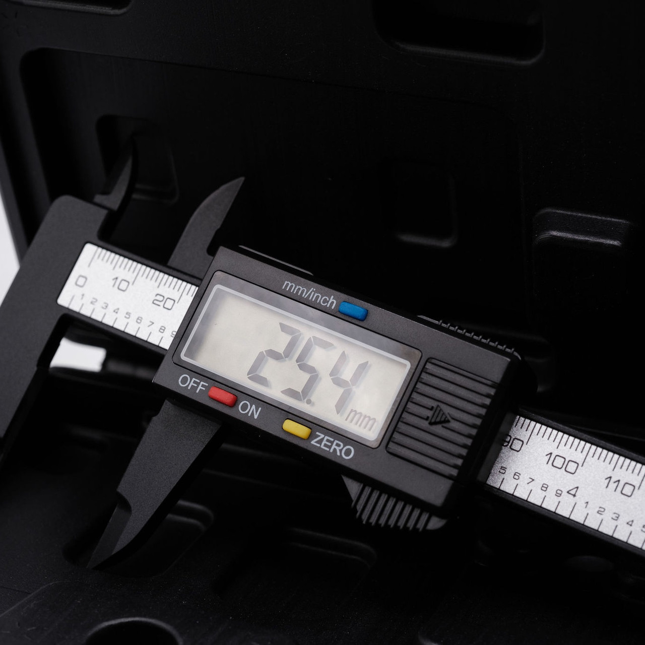 Electronic Digital Caliper 160mm to 6"