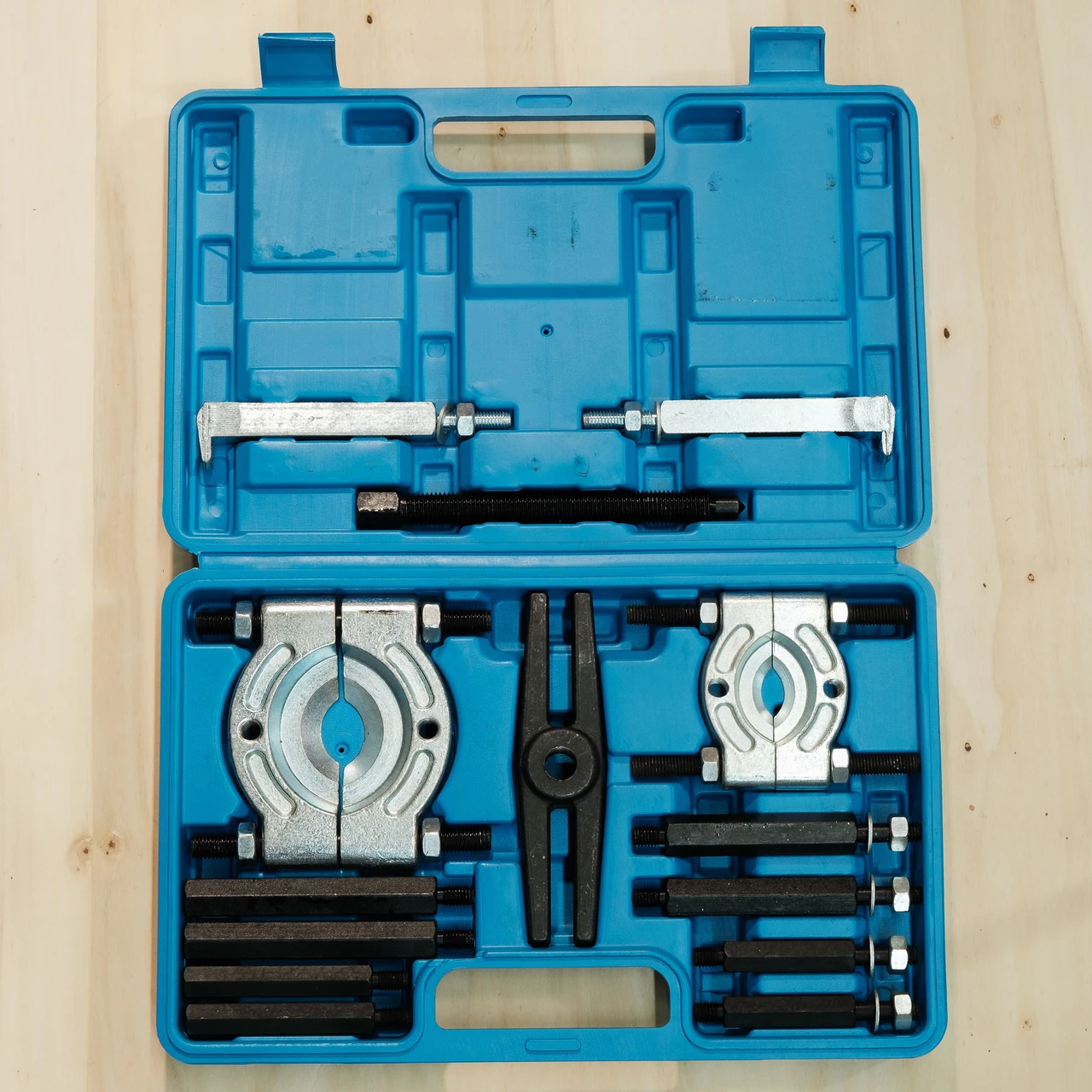 14-Piece Bearing Puller Kit Open Case