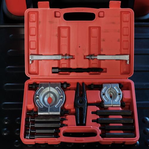 14-Piece Bearing Puller Kit Open Case