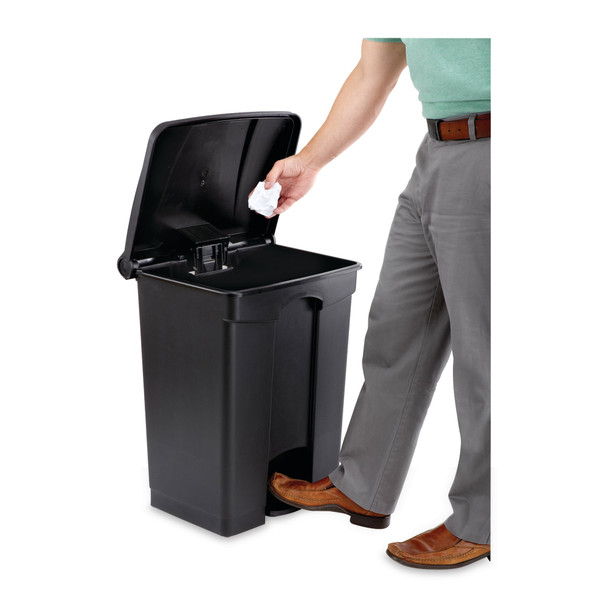 MarketLab Plastic Step-On Waste Receptacles, 17 Gallon, Tan, Hands-Free Waste Collection for Clinics