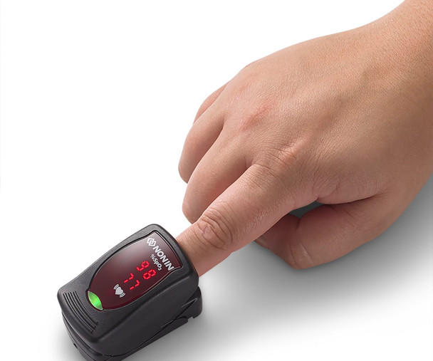 Nonin Onyx Vantage 9590 Fingertip Pulse Oximeter with PureSAT SpO2 and 6000 Spot Checks per Battery Set