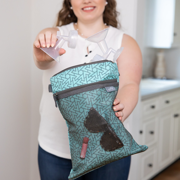 Motif Wet-Dry Bag – Waterproof, Dual-Compartment Wet Bag for Pump Parts, Bottles, Clothes, Travel & Diaper Bag