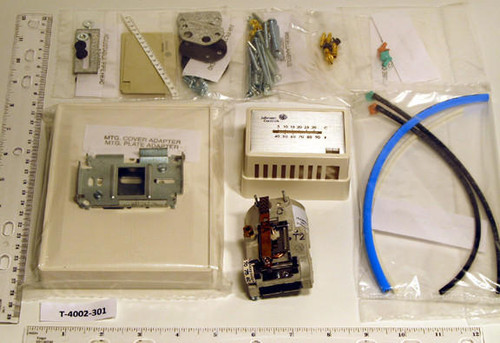 Johnson Controls T-4002-301 White Pneumatic Thermostat W/cover For 2 Pipe Systems
