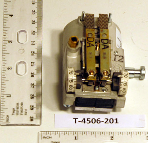 Johnson Controls T-4506-201 DA Pneumatic Dual Temperature Horizontal Mount Thermostat Replaces T-4502-201