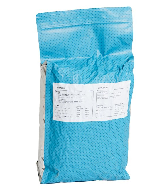 Front view – FD Staple Plus Float Large 3kg koi food bag with clear branding and koi graphic.