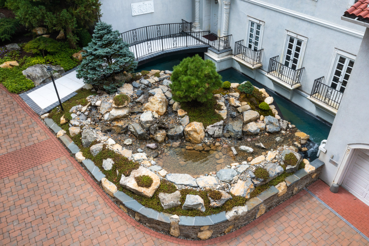 Project Spotlight : "The Blend": A Fishless Pond and Retaining Wall