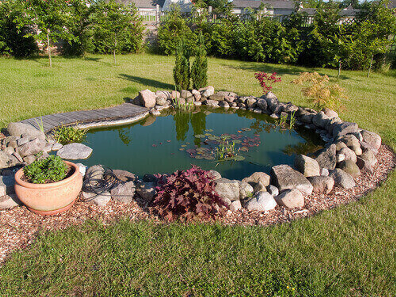 How to Detect And Repair Pond Leaks