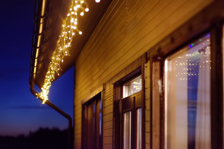 How To Use Lights To Decorate Your Porch