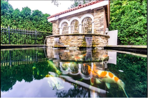 Estate water feature
