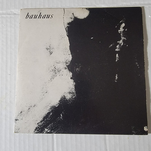 Bauhaus 7" kick in  the eye 1981	Beggars Banquet with flexi