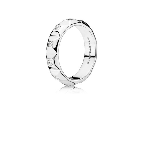 Utzon Jewellery Copenhagen – Smykker – Stor pyramide ring i sølv med topas