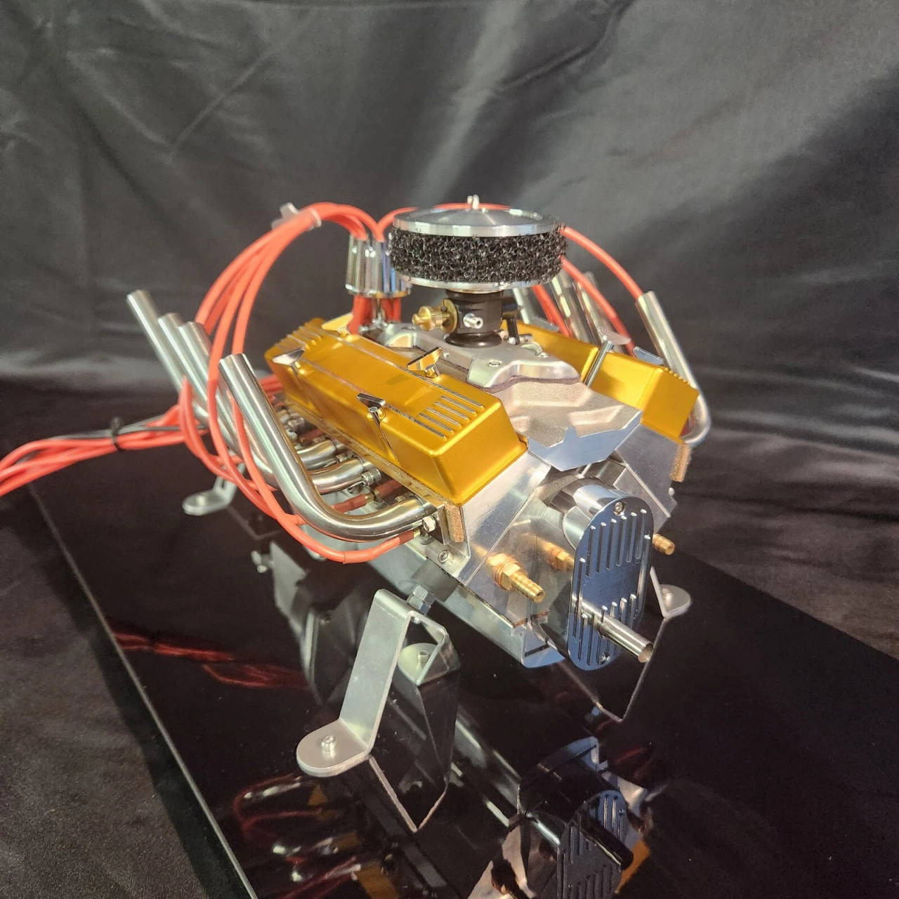 1/4 Scale V8 Aluminium Display Mount Set
