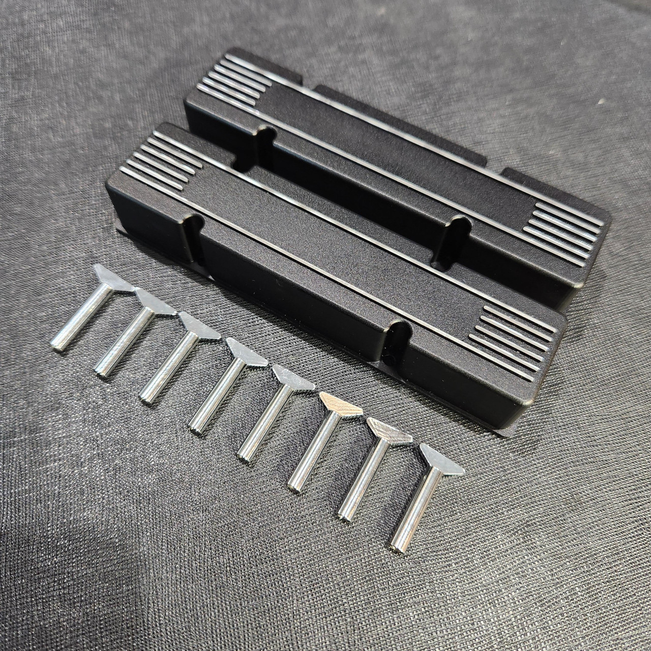 1/4 Scale V8 Aluminum Black Valve Covers (2) & Chrome Wing Nuts (8)