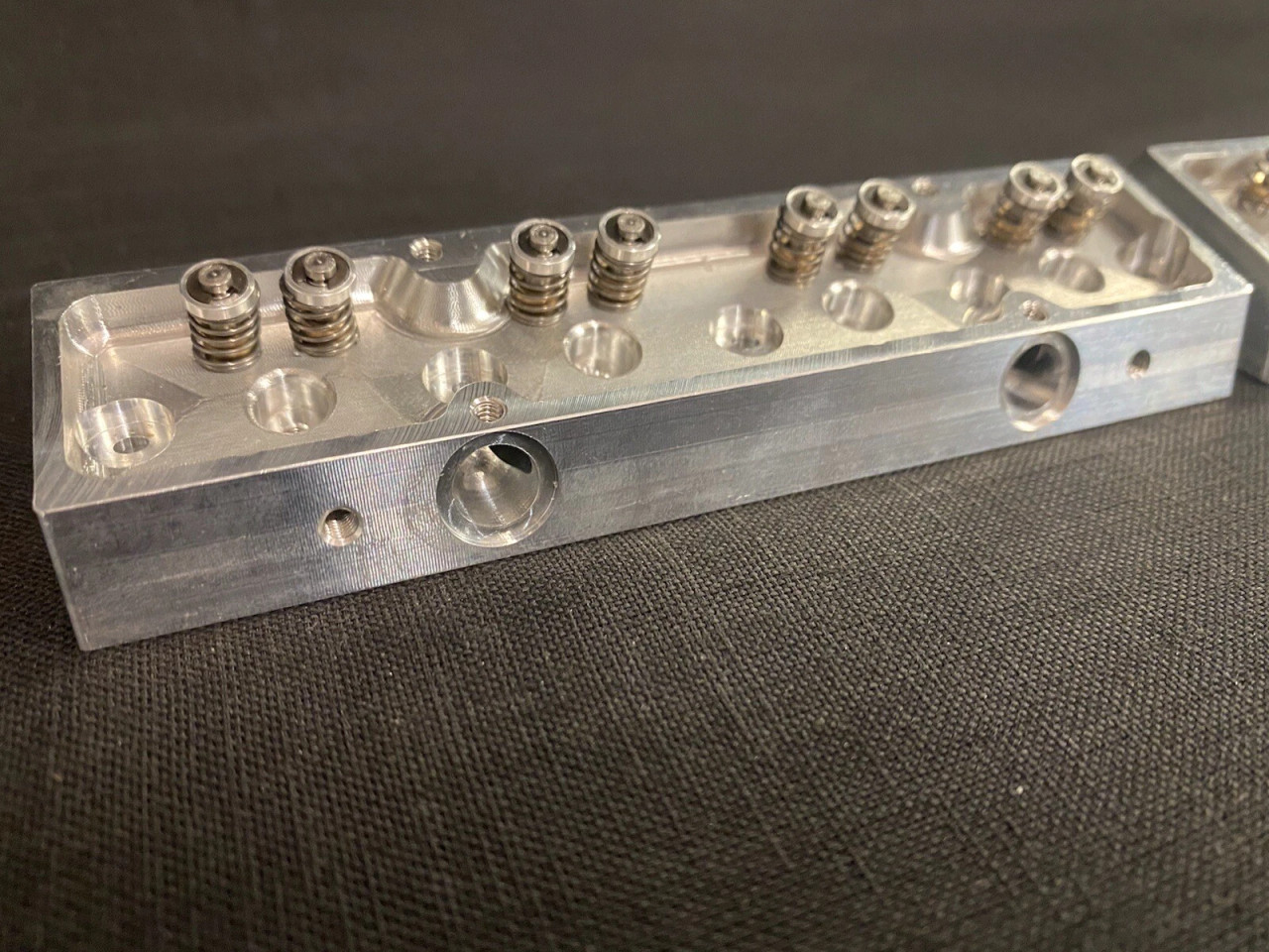 1/4 Scale V8 Billet Heads suit Conley V8 (2)