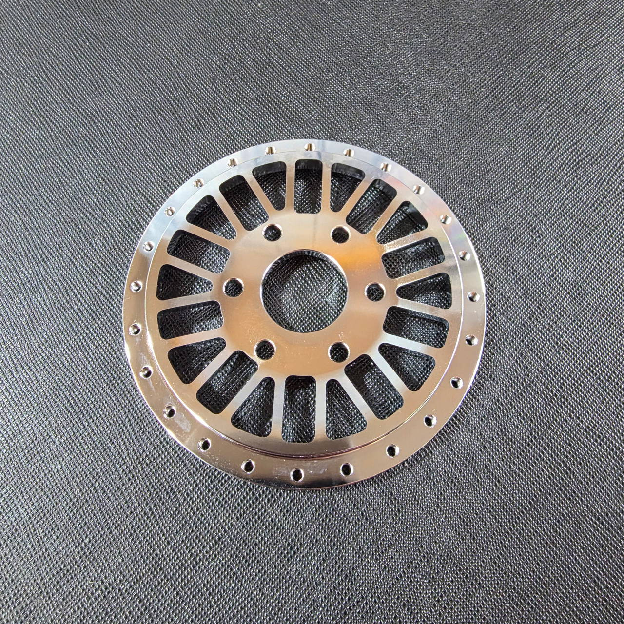 1/4 Scale Multi spoke Wheel Centre Chrome (1)