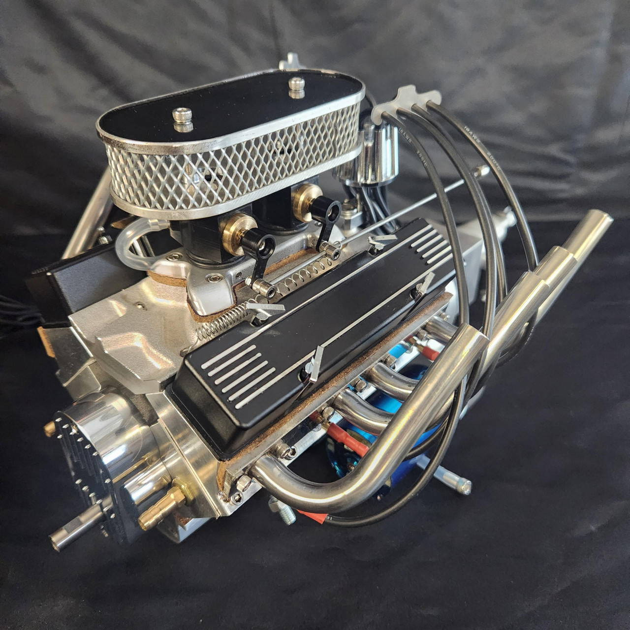 1/4 Scale V8 Engine with Twin Carburetor