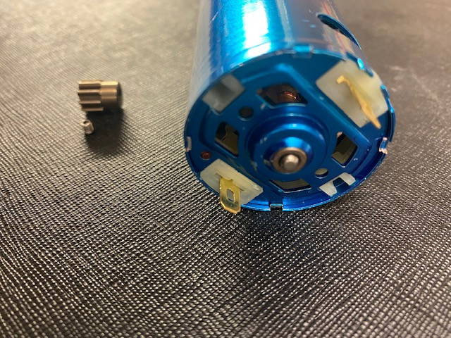 1/4 Scale V8 Starter Motor 550 with Pinion