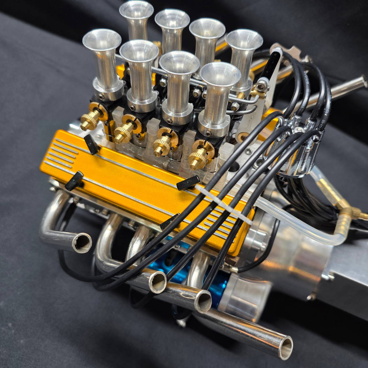 1/4 Scale V8 Nitro Powered 8 Carburettor Engine