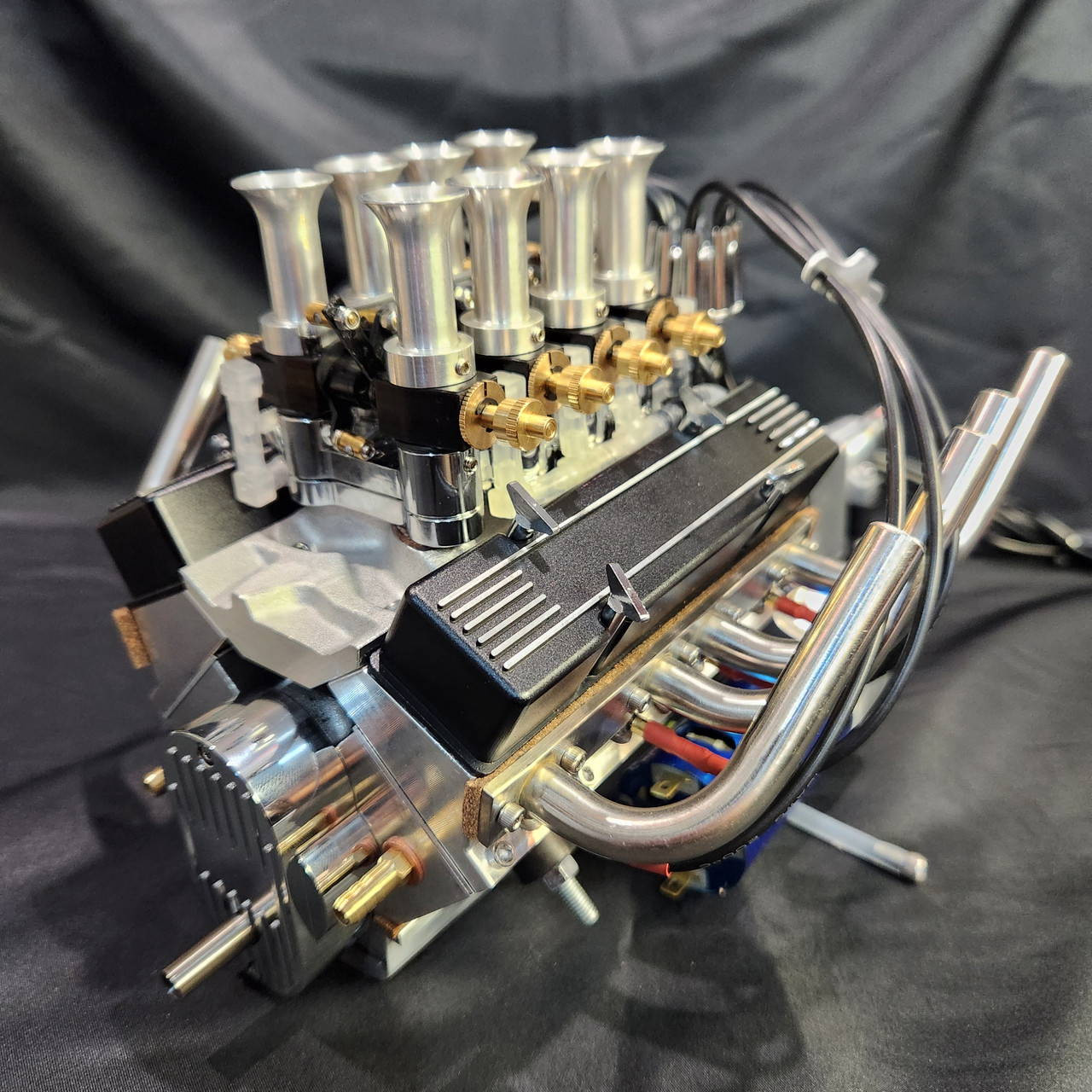 1/4 Scale V8 Nitro Powered 8 Carburettor Engine