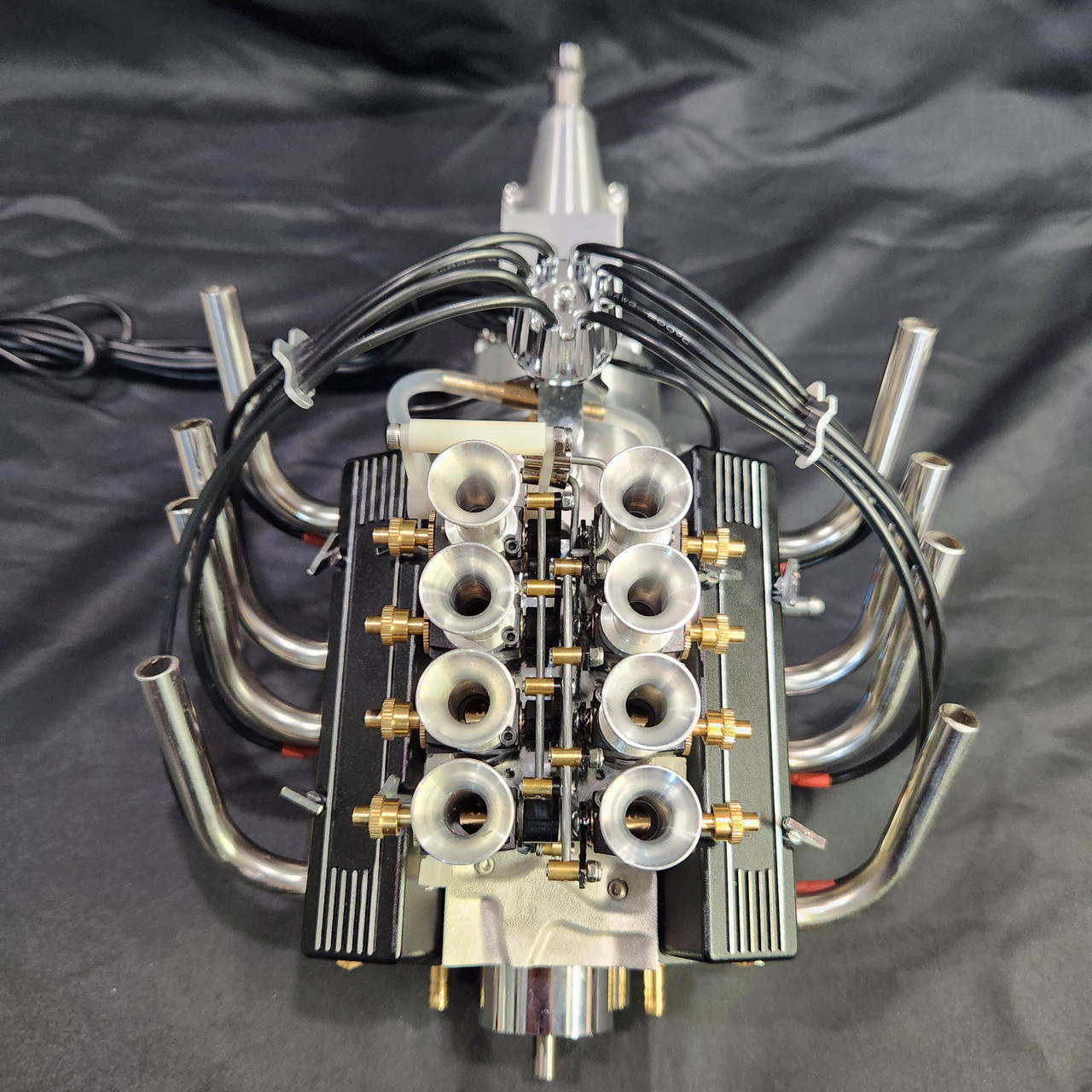 1/4 Scale V8 Nitro Powered 8 Carburettor Engine