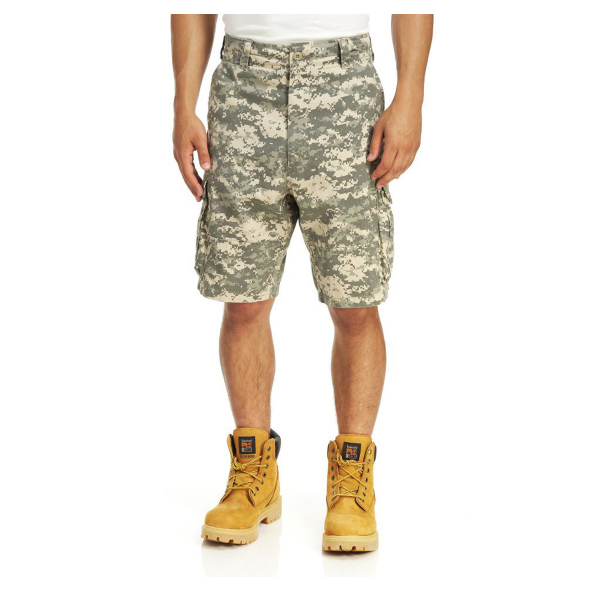 Digital camo sales cargo shorts