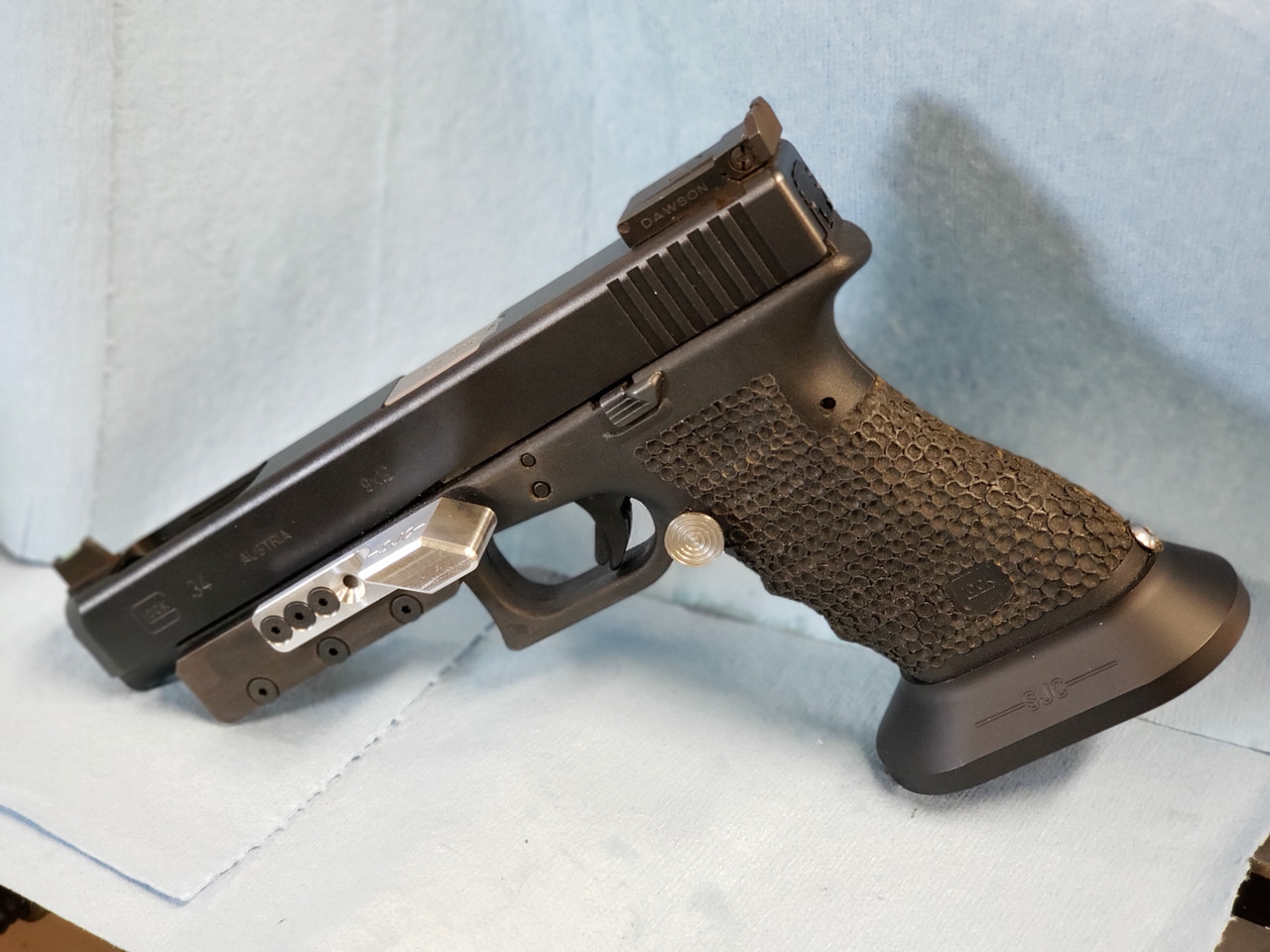 glock 17 weight