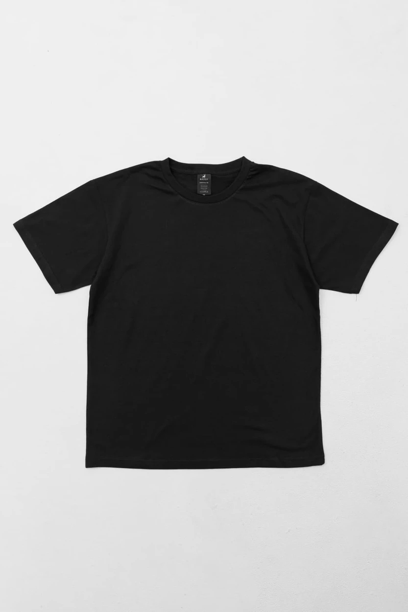 A black singlet T-shirt with a round neckline and short sleeves, featuring a logo.