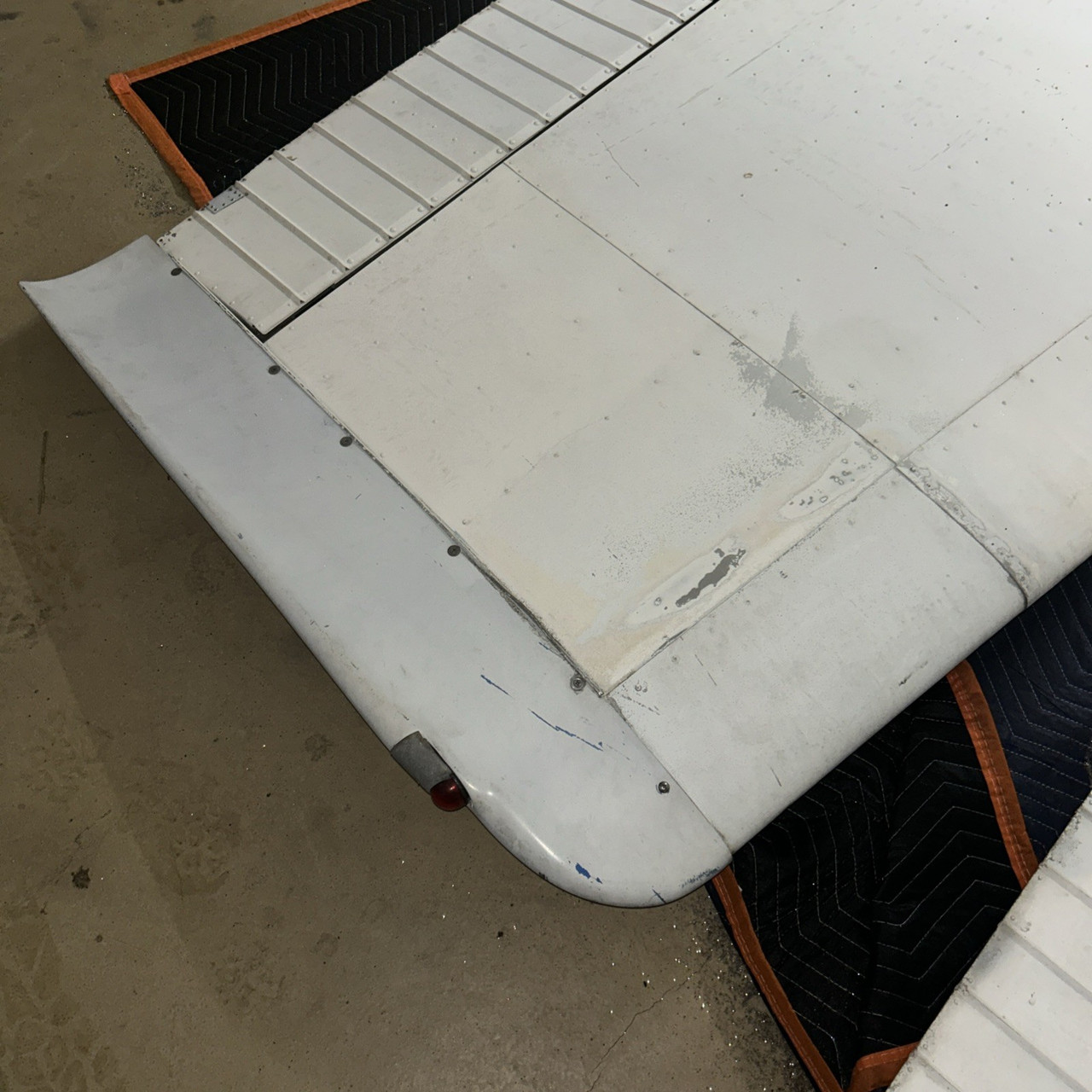 Cessna 150 Wings w/Flaps & Ailerons & Flap Motor (Loc: NC | as