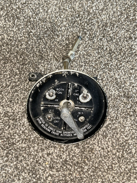 Cessna 172 Fuel Selector Shaft with U-Joint and Cup (P# 0716612-202, 0511157-14)