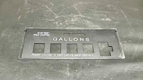 0324695-015 - CRYSTAL GALLONS FACE PLATE W.(1-2)