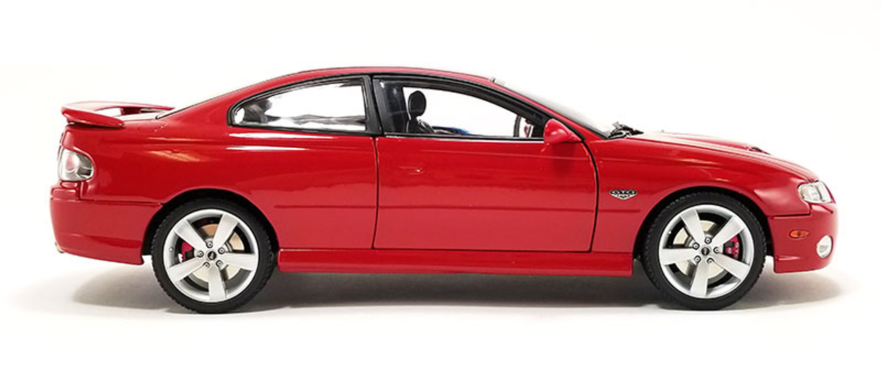 2006 Pontiac GTO - Spice Red with Black Interior - Limited Edition - 1:18 Diecast Model Car by GMP