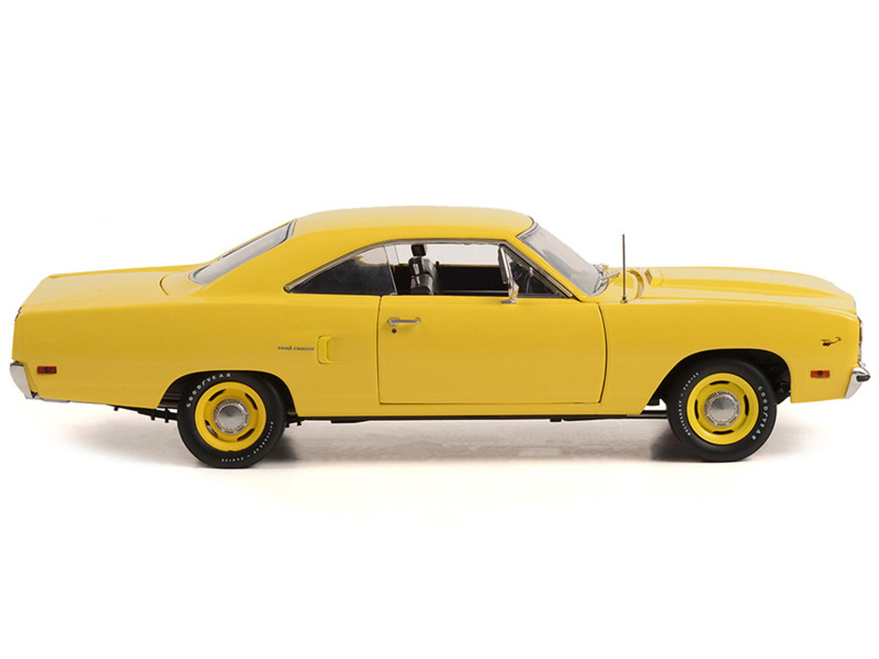 1970 Plymouth Roadrunner - Lemon Twist - 1:18 Diecast Model Car by GMP