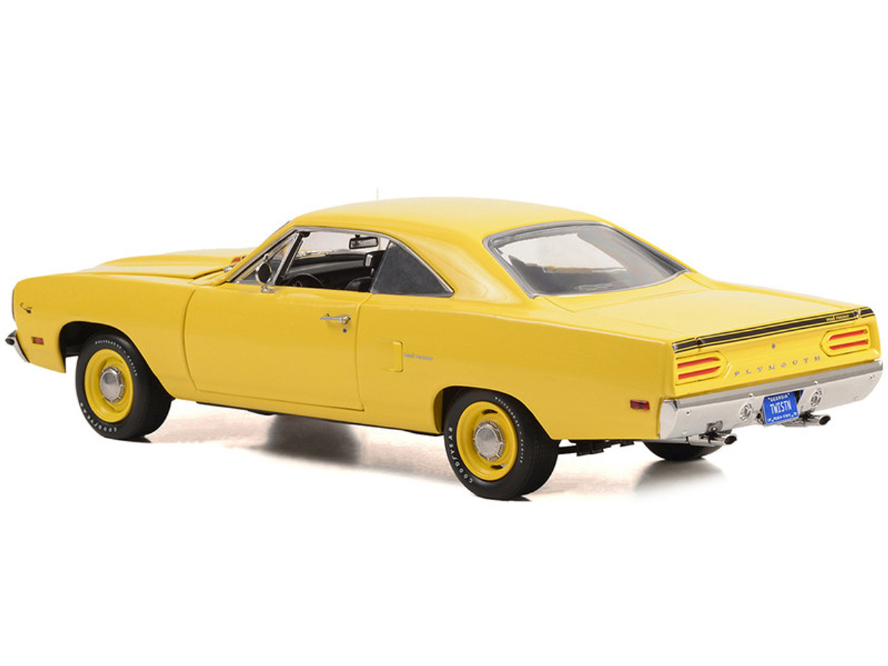 1970 Plymouth Roadrunner - Lemon Twist - 1:18 Diecast Model Car by GMP