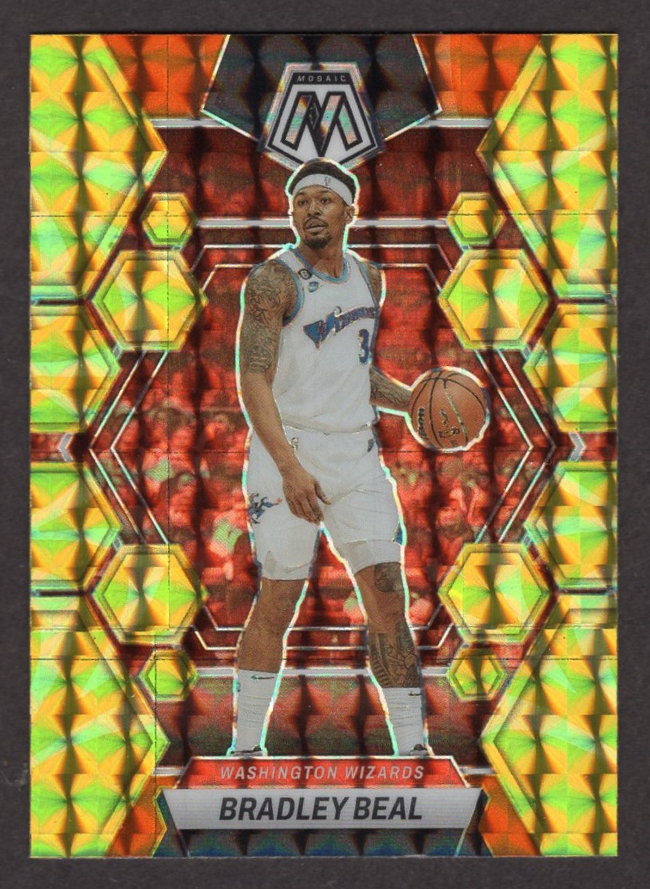 2022/23 Panini Mosaic #32 Bradley Beal Yellow Prizm 