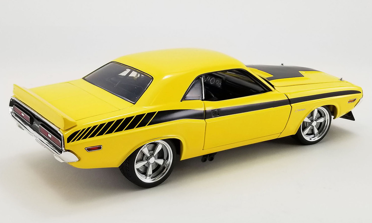 1971 Dodge Challenger Trans Am Street Fighter - Chicayne - Bright Yellow - 1:18 Diecast Model Car by ACME   