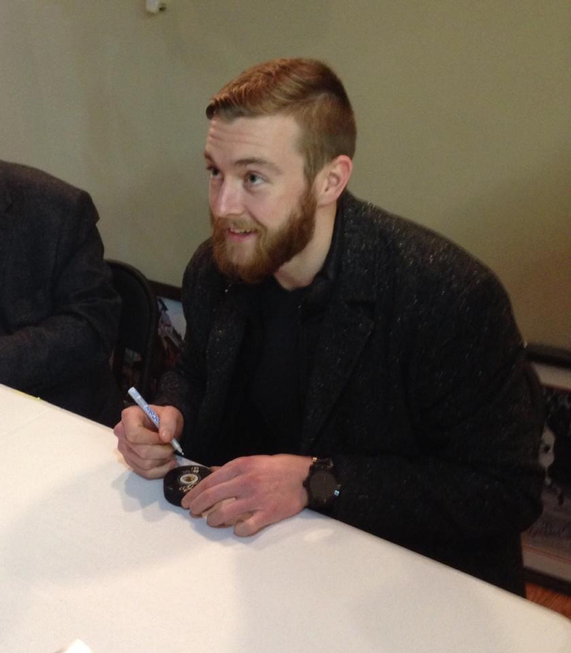 SCOTT DARLING (Chicago Blackhawks) Autographed Hockey Puck